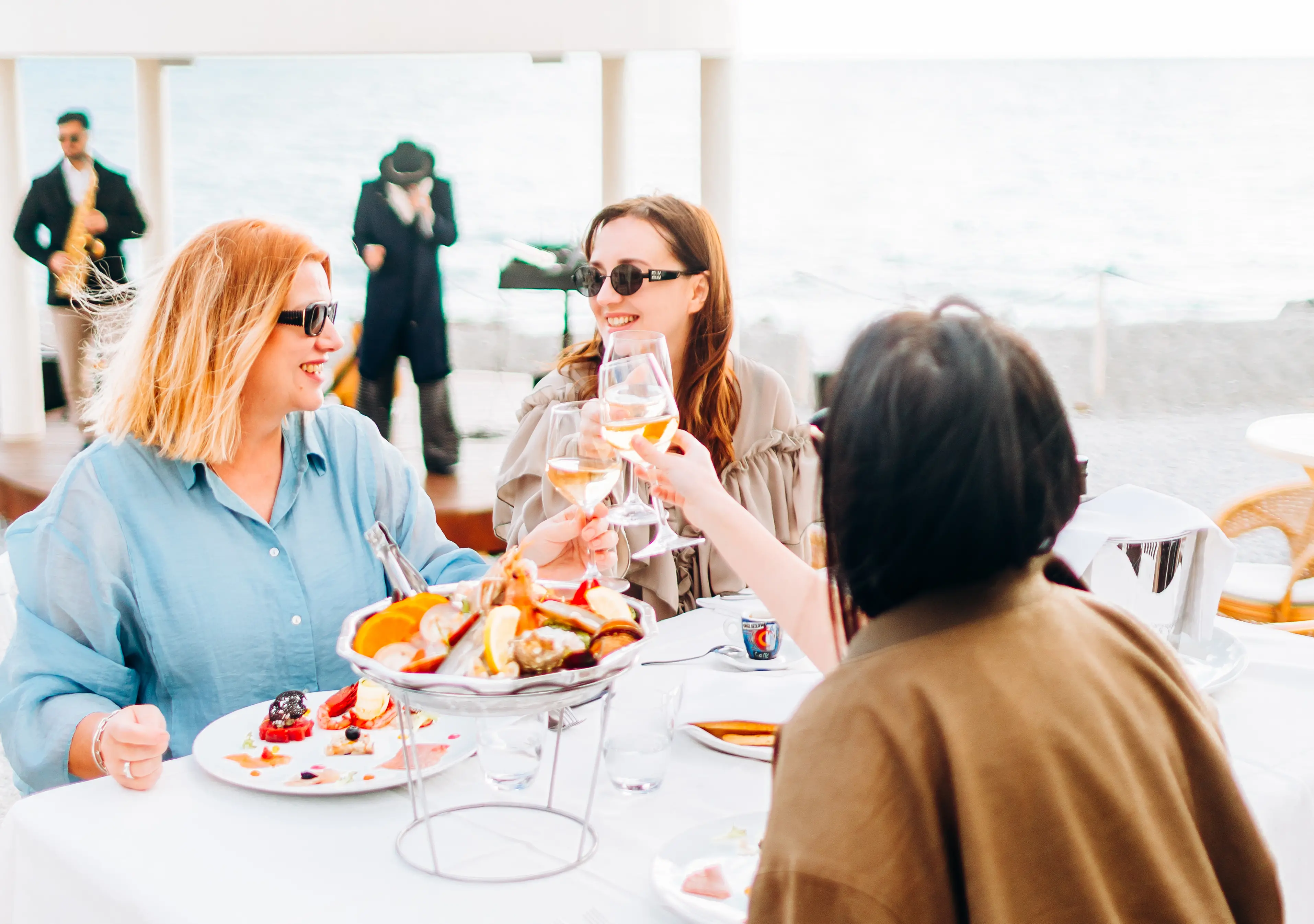 L’iconica domenica Riva diventa una giornata per celebrare l’importanza delle donne, in occasione dell’8 Marzo\n