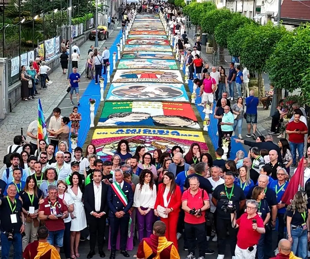 Taurianova prepara l’ottava\u00A0Infiorata e sceglie il racconto del genio italiano\n