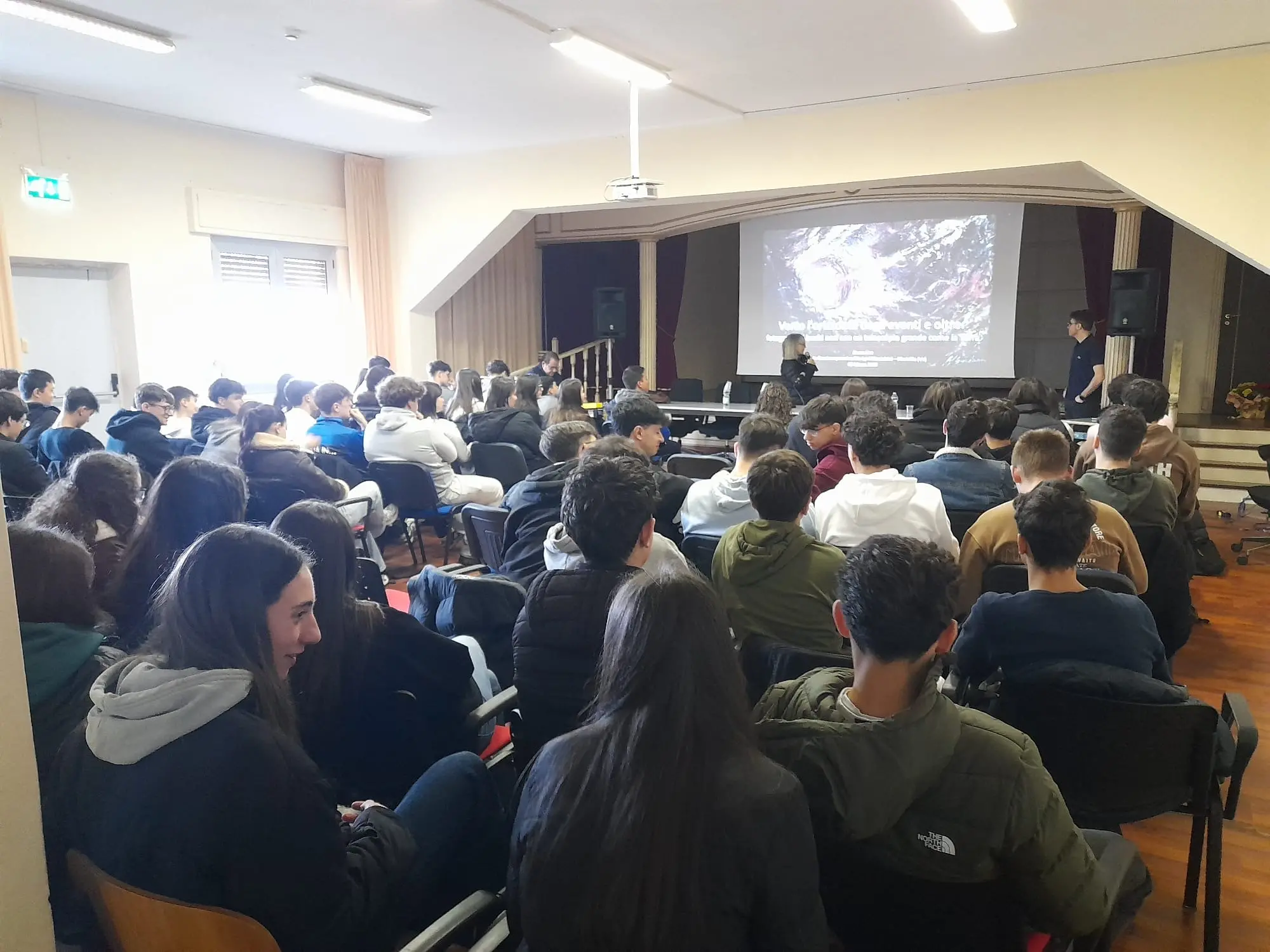 Dal Vibonese all'Event Horizon Telescope: l’astrofisico Rocco Lico incontra gli studenti di Filadelfia\n