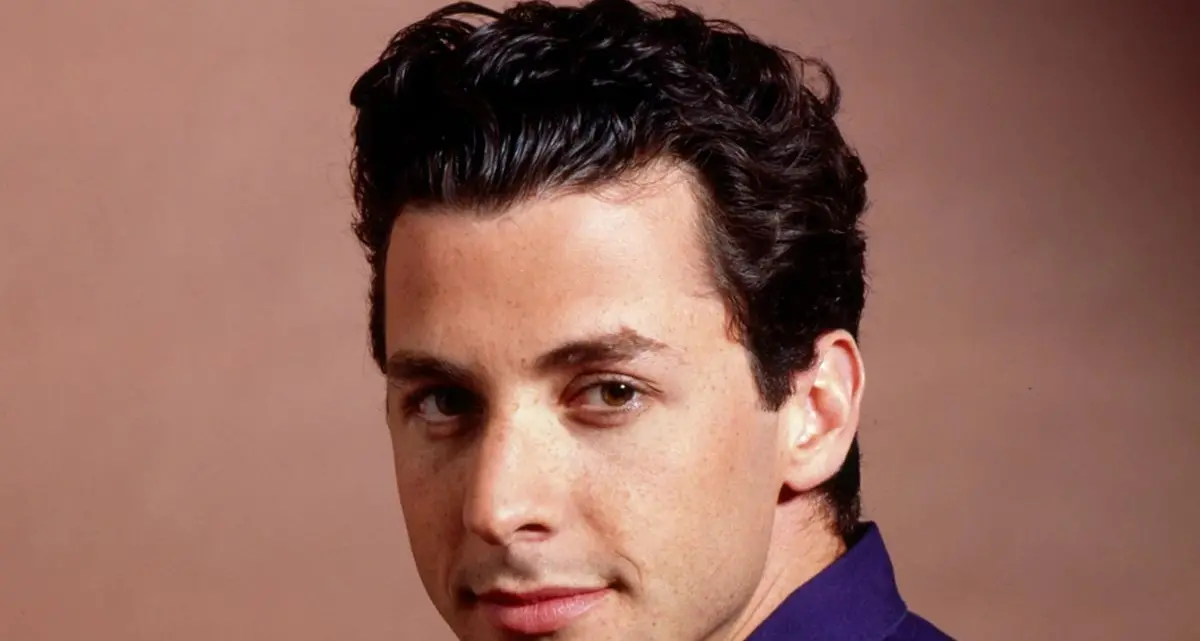 Addio a Corey Parker: morto a 39 anni, era il volto di “Will & Grace”\n