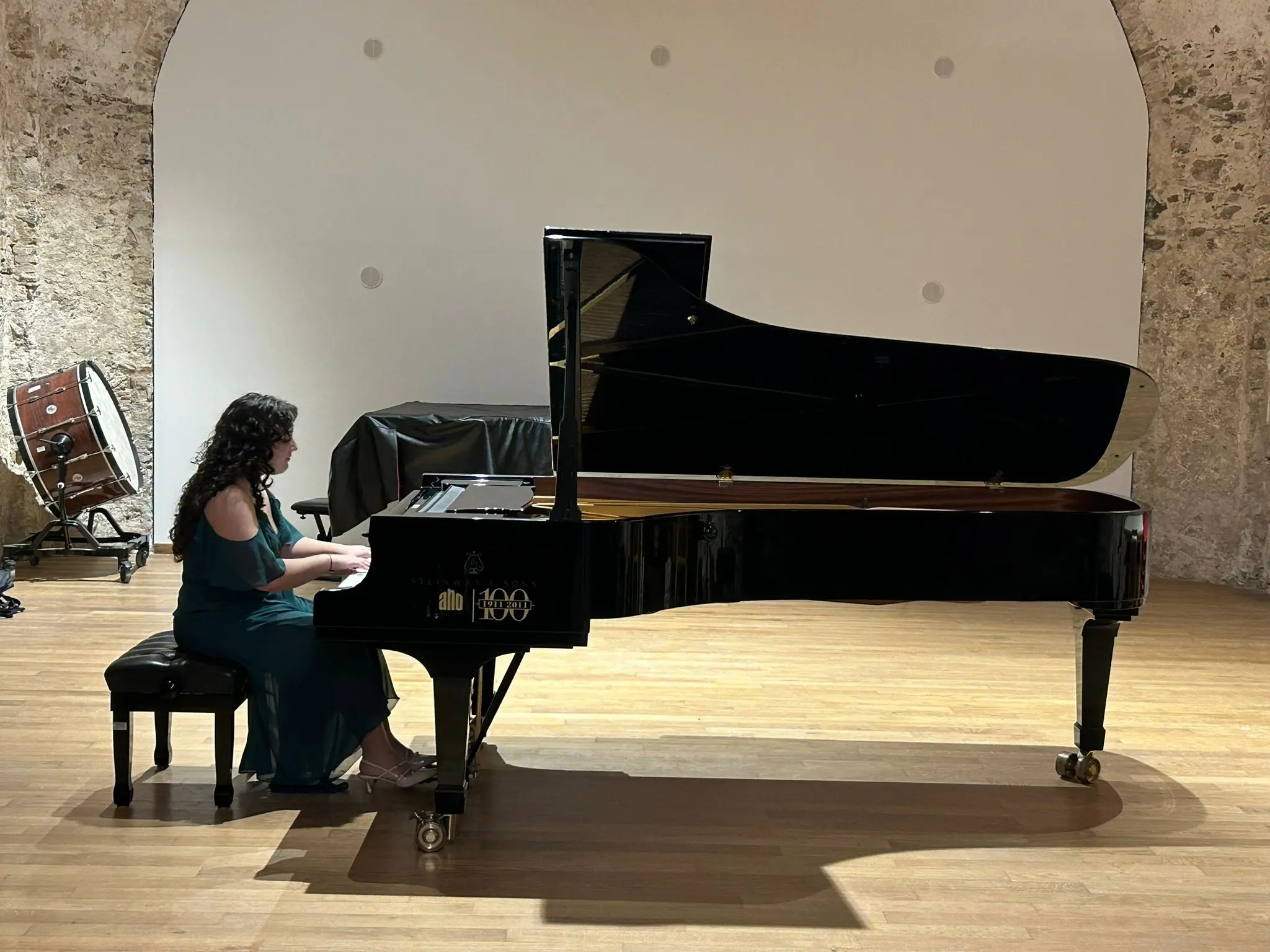 La pianista Chiara Alessio incanta il pubblico del Conservatorio Torrefranca di Vibo\n