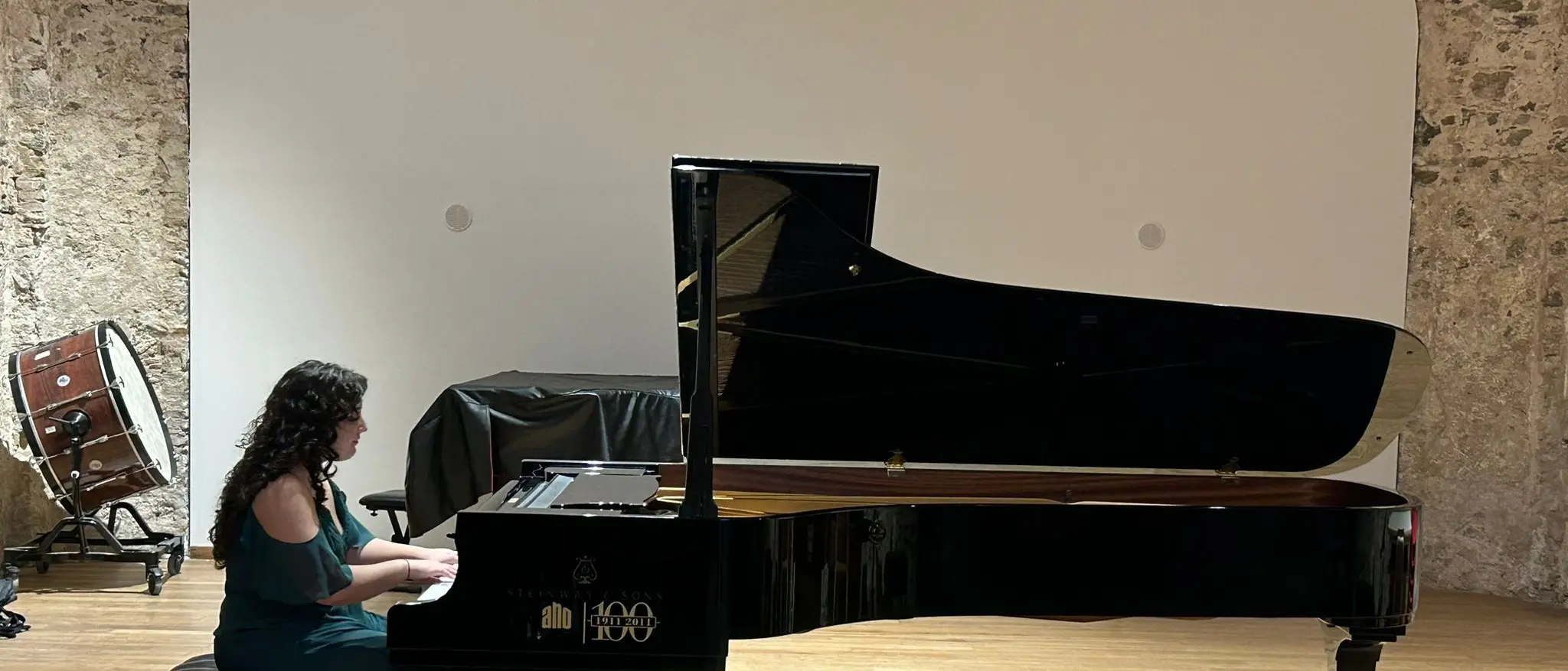 La pianista Chiara Alessio incanta il pubblico del Conservatorio Torrefranca di Vibo\n