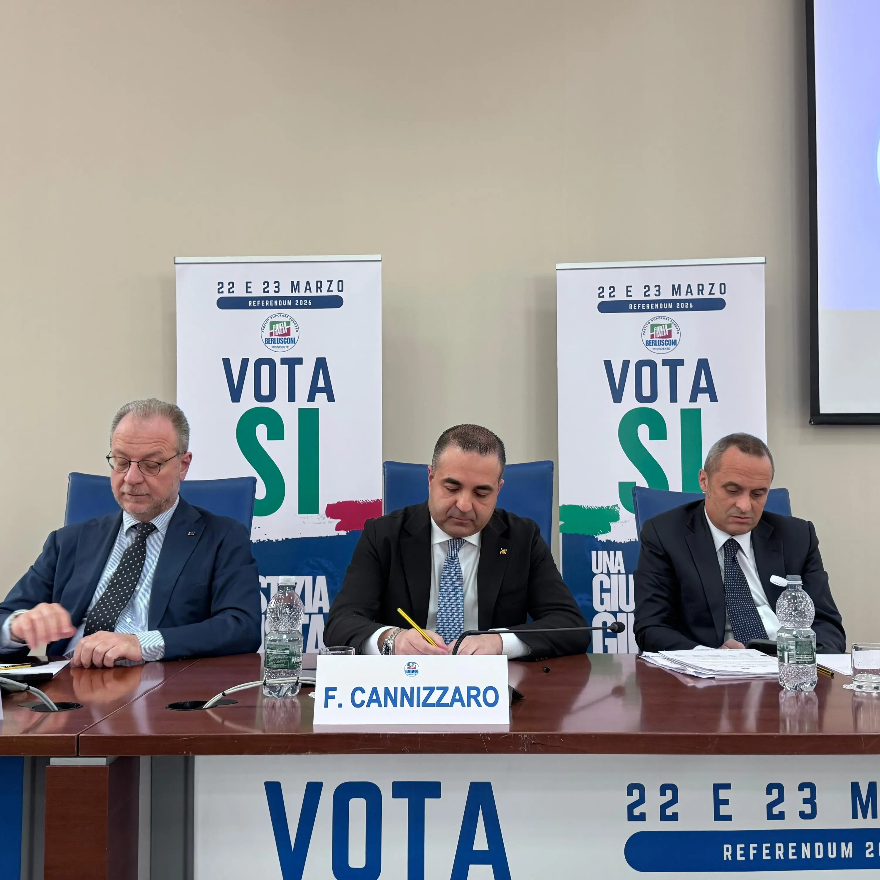 Reggio Calabria, il tour di Forza Italia per il «Sì» alla riforma della giustizia si chiude nella sala Monteleone\n
