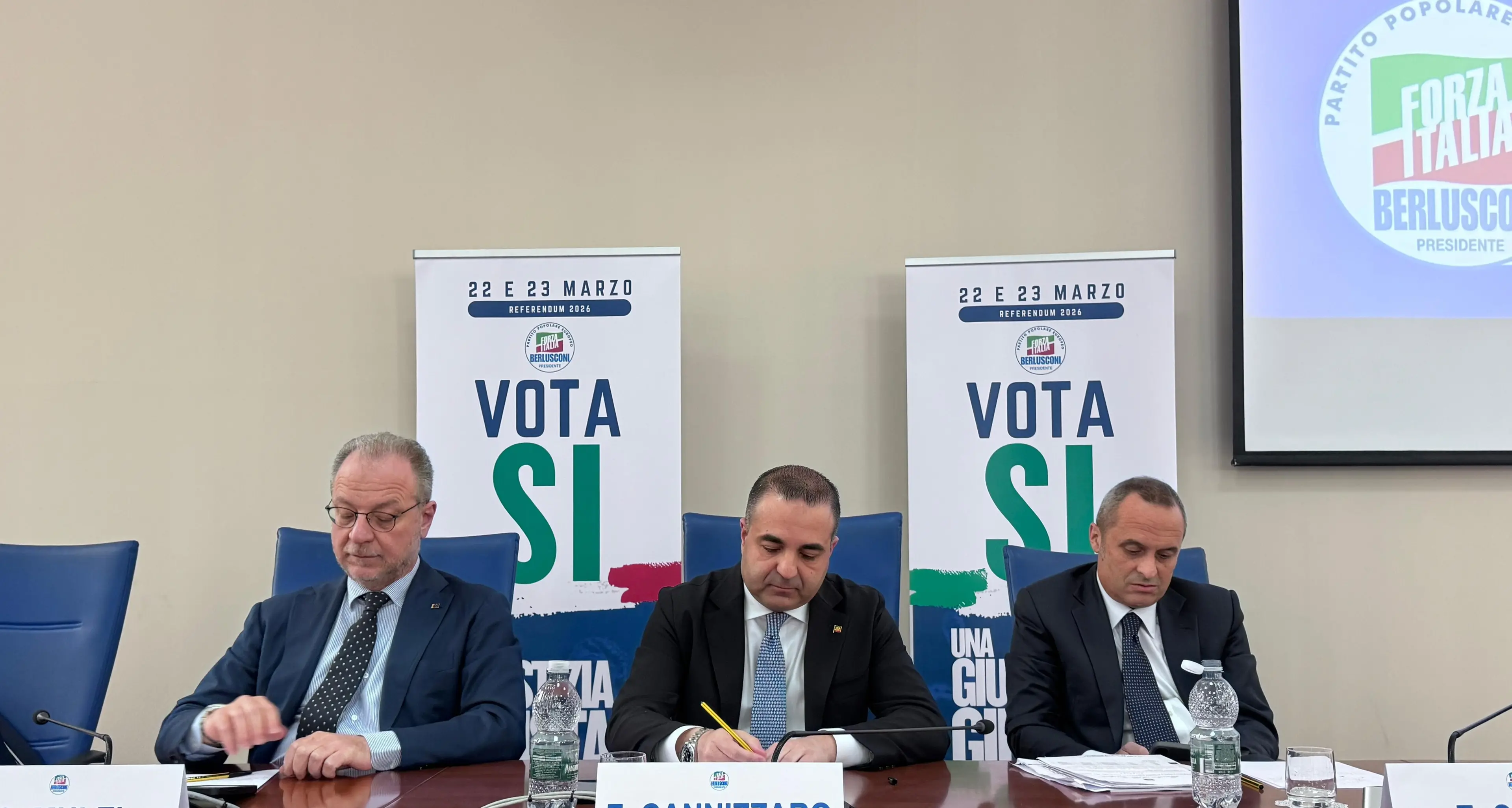 Reggio Calabria, il tour di Forza Italia per il «Sì» alla riforma della giustizia si chiude nella sala Monteleone\n