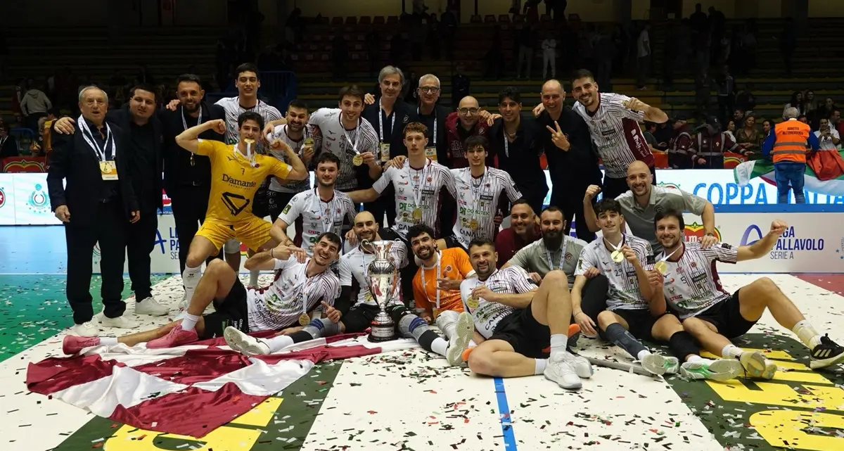 <p>Volley, la Domotek conquista la Coppa Italia: a Belluto battuta Reggio Emilia al tie break</p>