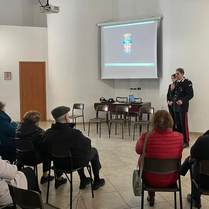Campo Calabro,\u00A0truffe agli anziani: i carabinieri incontrano la cittadinanza per prevenire i raggiri\n