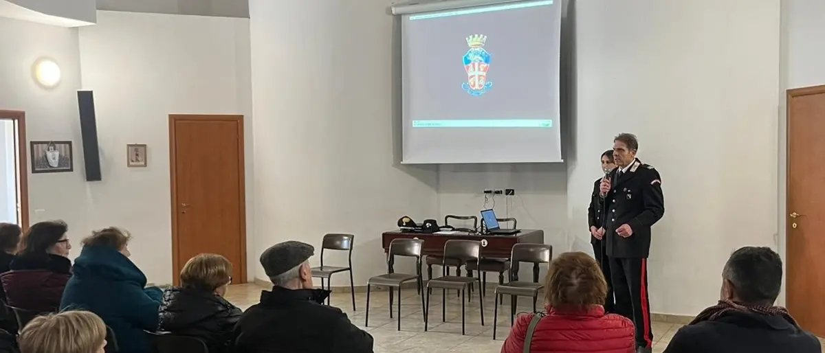 Campo Calabro,\u00A0truffe agli anziani: i carabinieri incontrano la cittadinanza per prevenire i raggiri\n