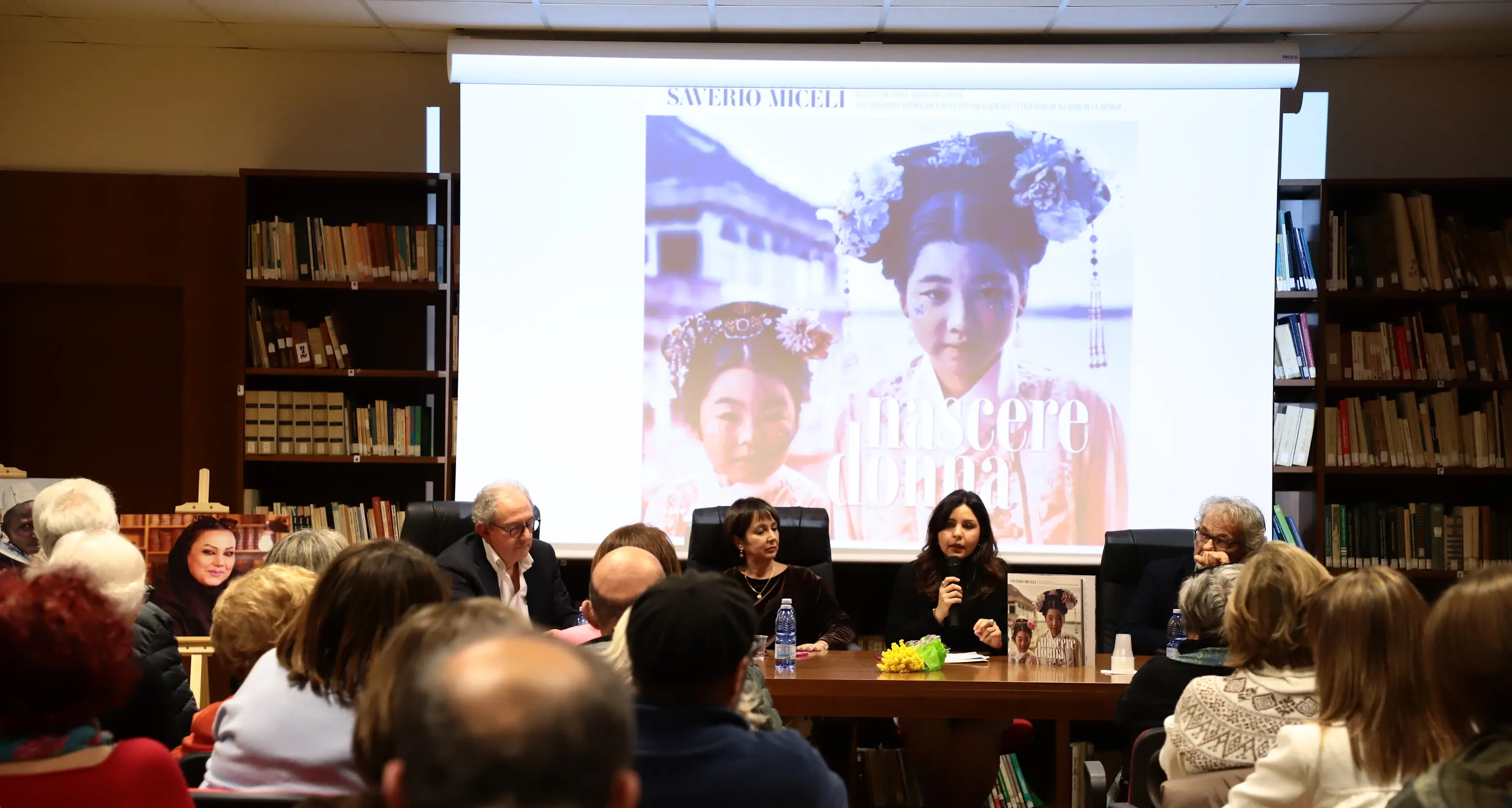 “Nascere Donna – Punto Zero”, presentato a Catanzaro il progetto fotografico di Saverio Miceli\n
