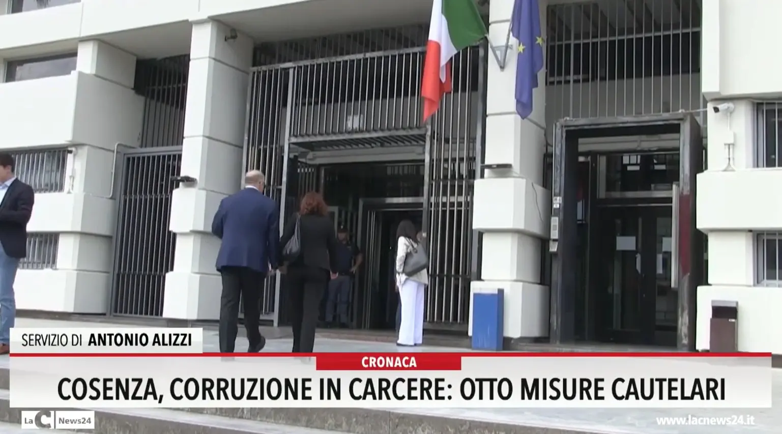 Cosenza, corruzione in carcere: otto misure cautelari