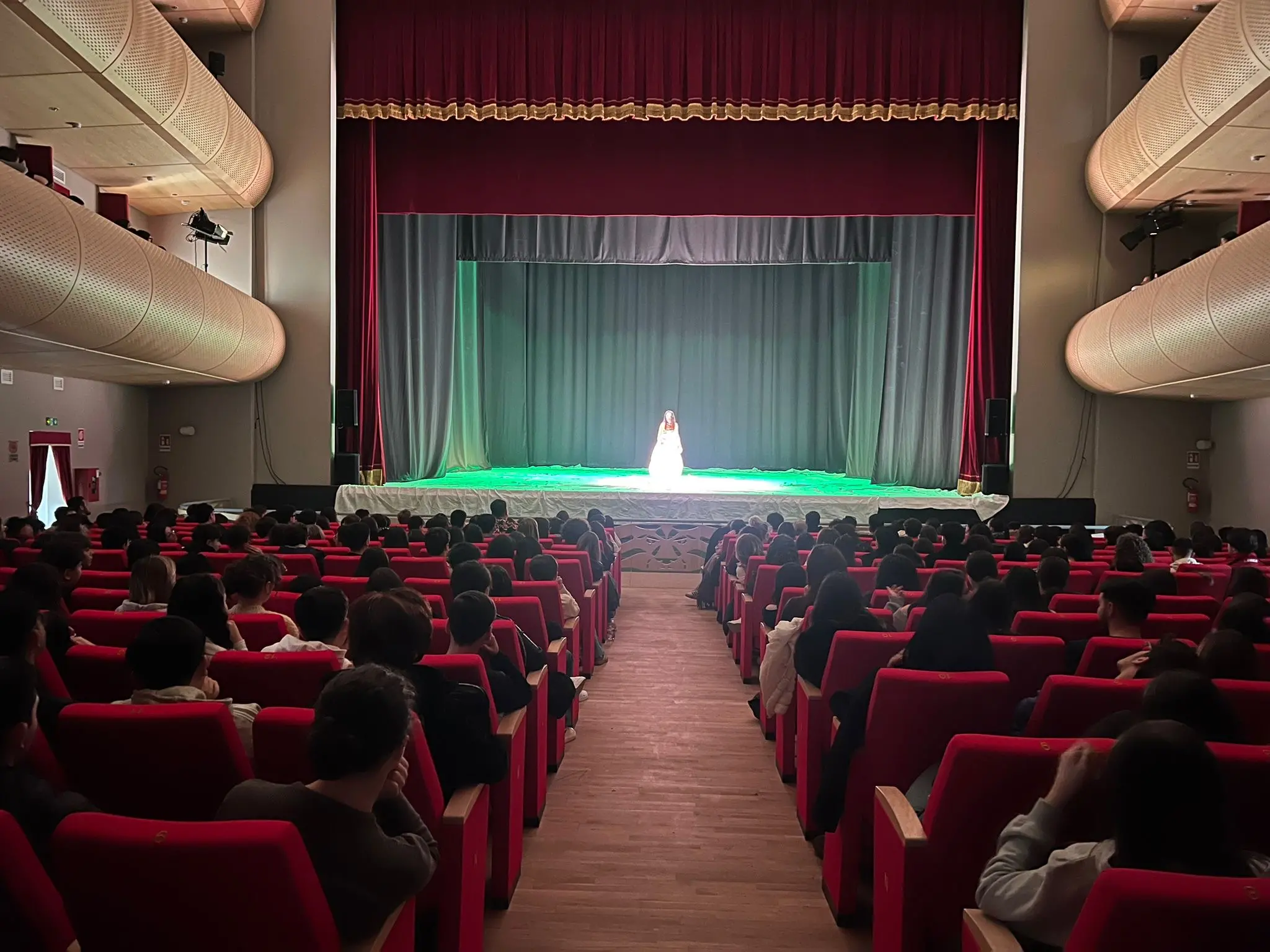 Vibo, il Teatro comunale apre le porte alle scuole: in scena l’Odissea raccontata da Penelope\n