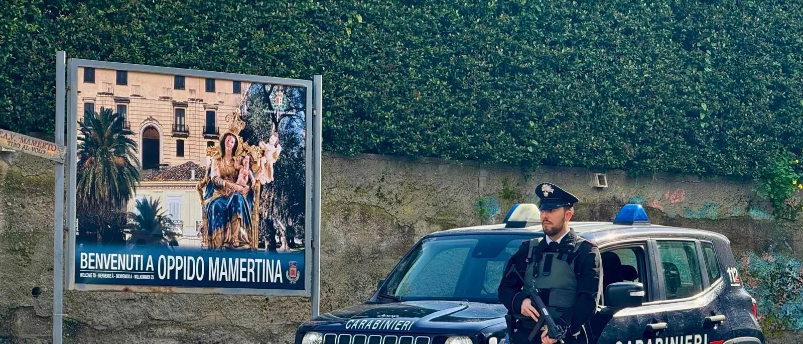 Oppido Mamertina, scaricano calcinacci nel torrente Porcello: due operai denunciati dai carabinieri\n