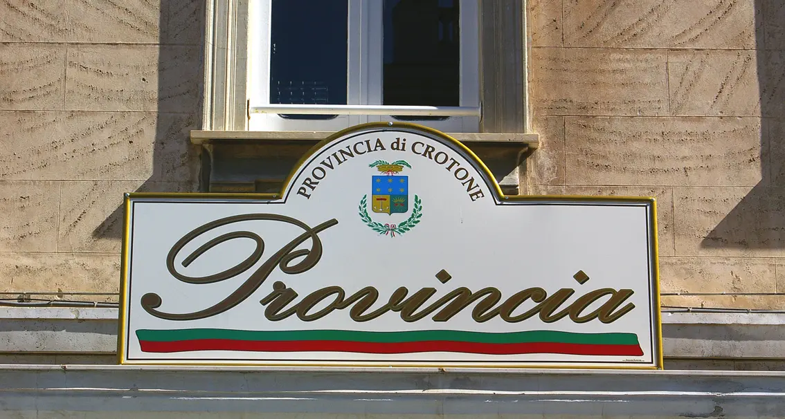 Elezioni provinciali a Crotone tra trasversalismi e nuove alleanze in vista delle amministrative\n