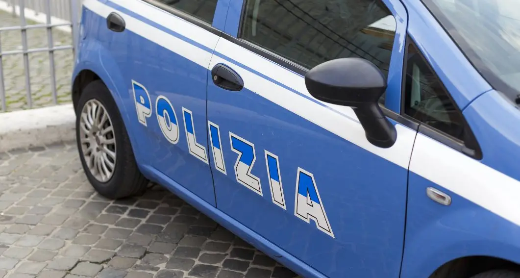 Prova a rapire un bambino nel parcheggio del supermercato: arrestato 34enne a Latina\n