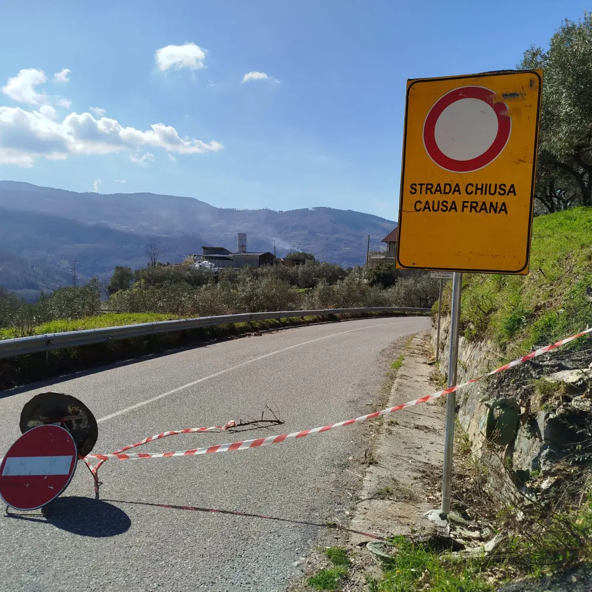 Strade provinciali impercorribili dopo i danni del maltempo, Martirano, Conflenti e Motta S. Lucia ancora isolati. L’appello: «Garantire i servizi essenziali»\n