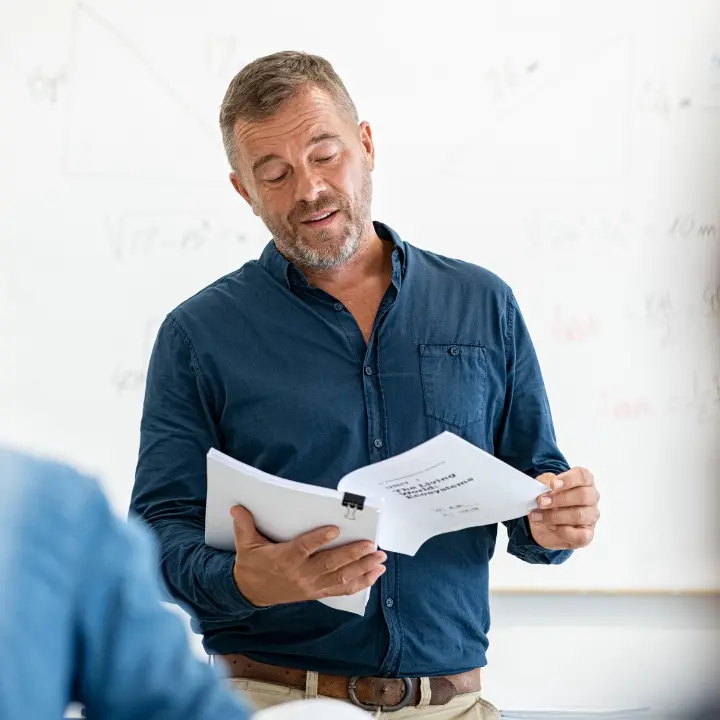 Carta del docente ridotta a 383 euro: l’And accusa il Ministero di «operazione ragionieristica»\n