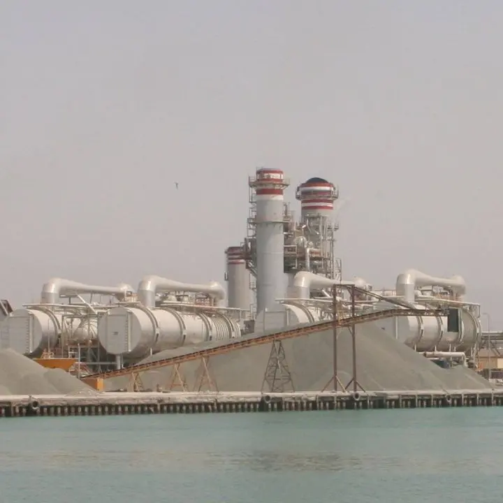 Dagli attacchi ai siti petroliferi alla “guerra dell’acqua”: l’escalation in Medio Oriente minaccia i servizi primari\n