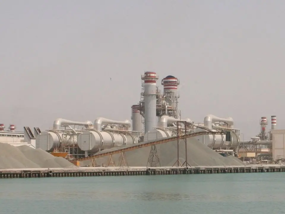 Dagli attacchi ai siti petroliferi alla “guerra dell’acqua”: l’escalation in Medio Oriente minaccia i servizi primari