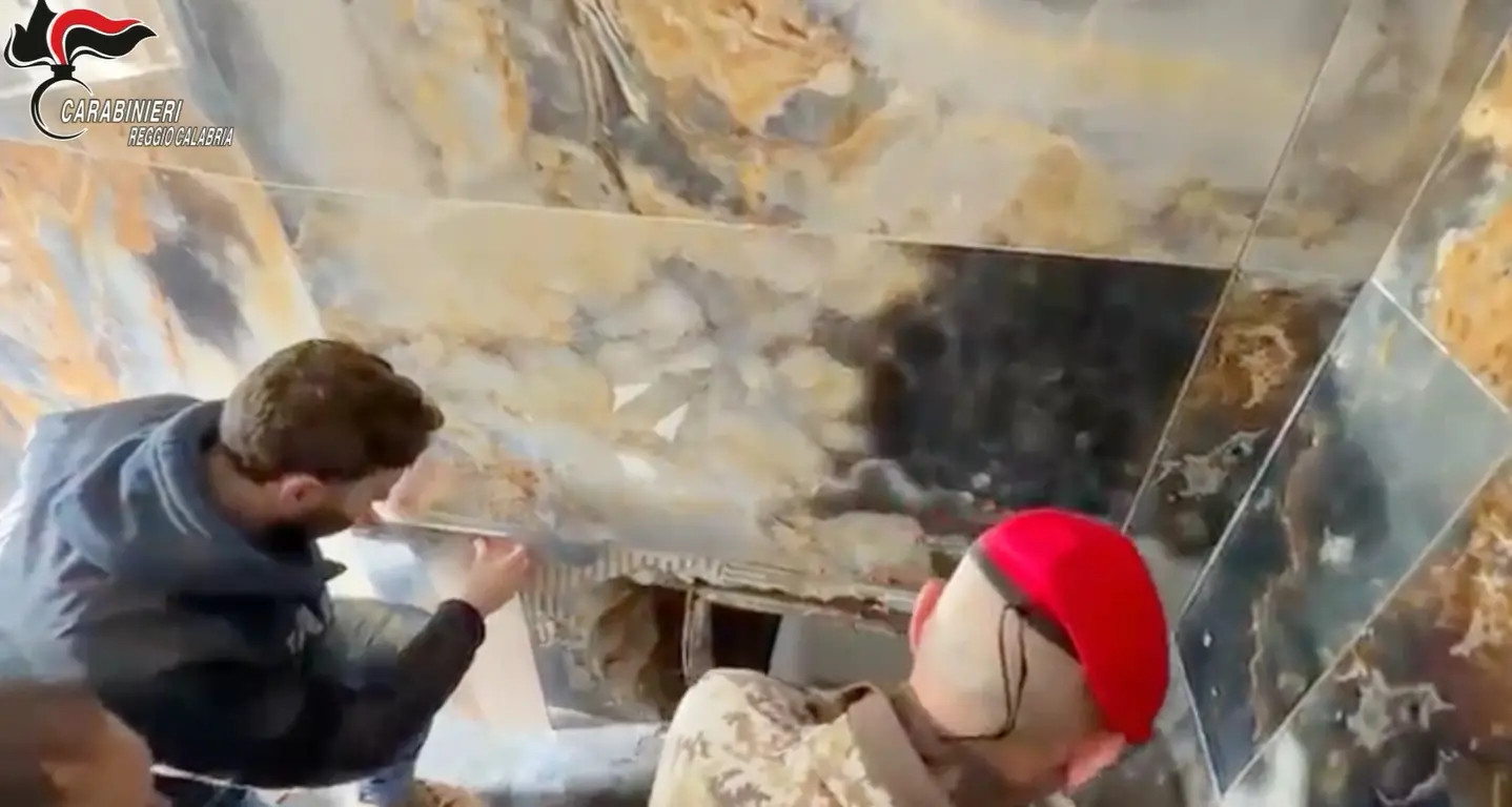 San Luca, scoperto un bunker segreto in un’abitazione in costruzione -Video\n