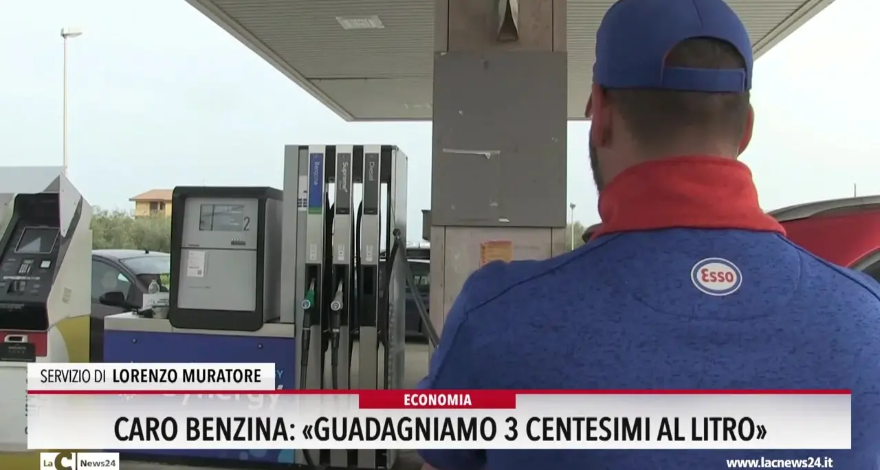 Caro benzina: «Guadagniamo 3 centesimi al litro»