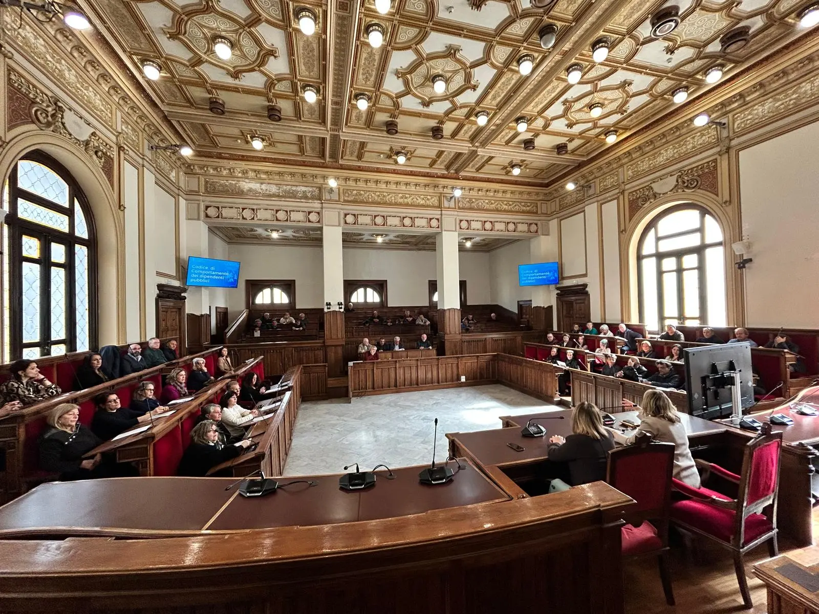 Formazione per 130 dipendenti comunali su Codice di comportamento e uso dei social media\n