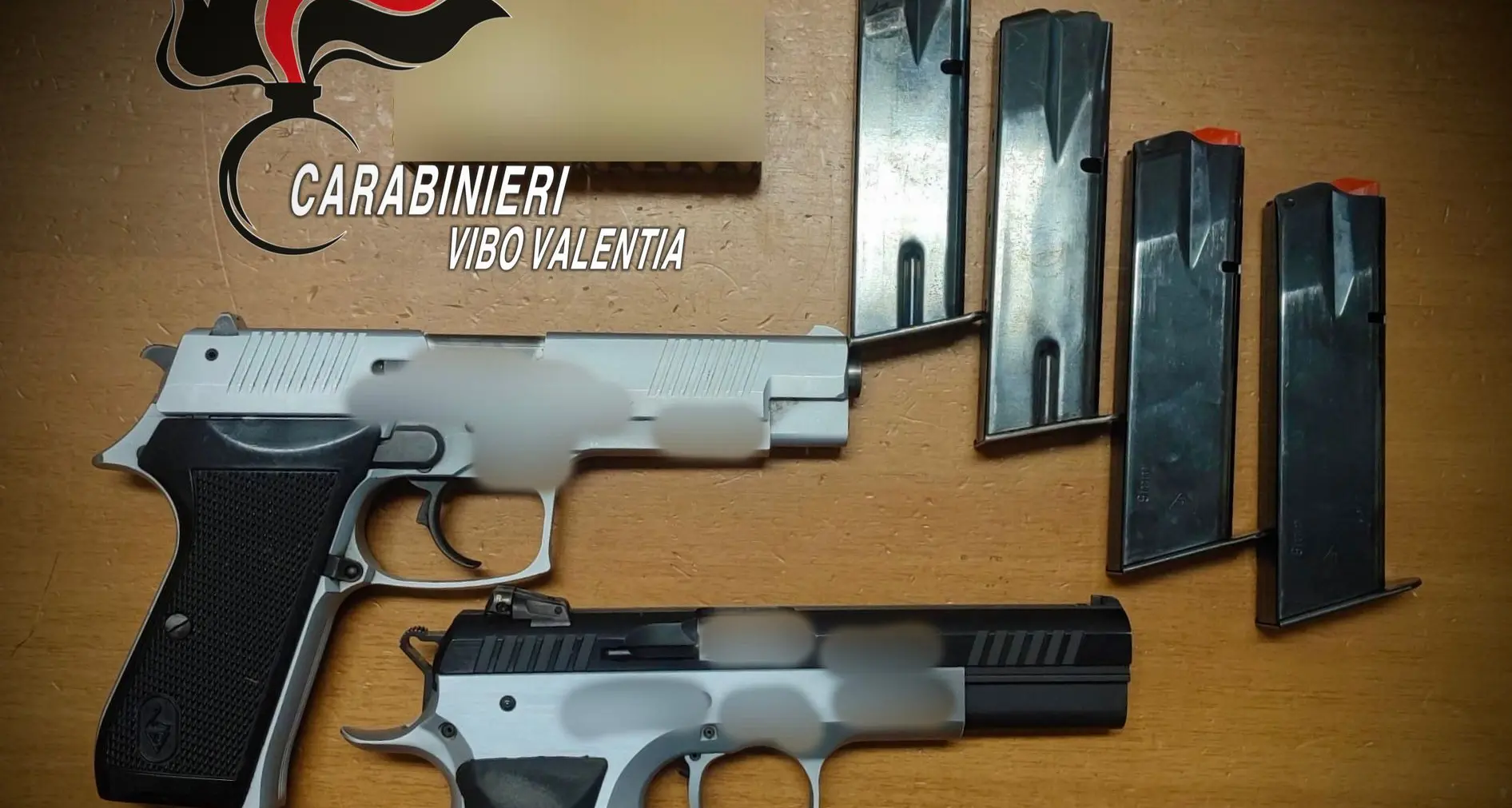Coltelli fino a 20 centimetri, pistole e cartucce:\u00A0raffica di denunce nei controlli dei Carabinieri nel Vibonese\n