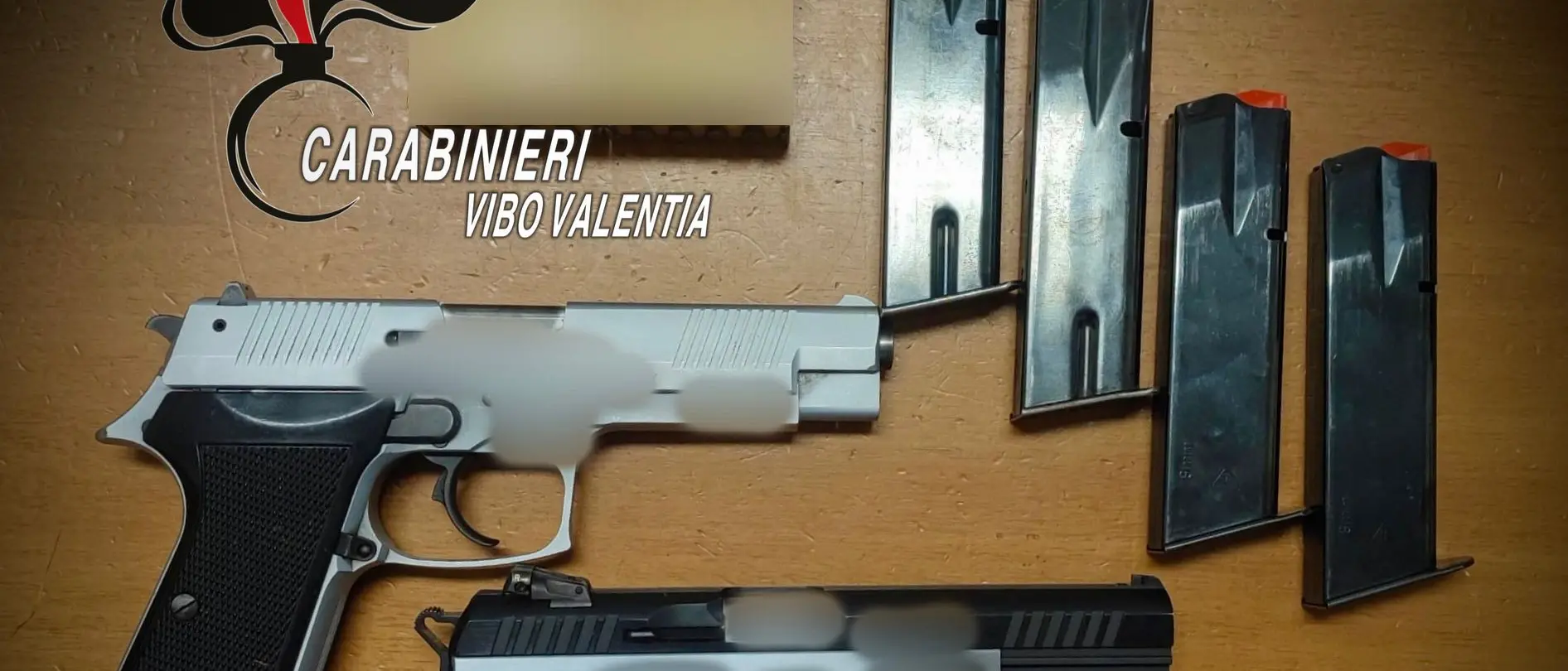 Coltelli fino a 20 centimetri, pistole e cartucce:\u00A0raffica di denunce nei controlli dei Carabinieri nel Vibonese\n