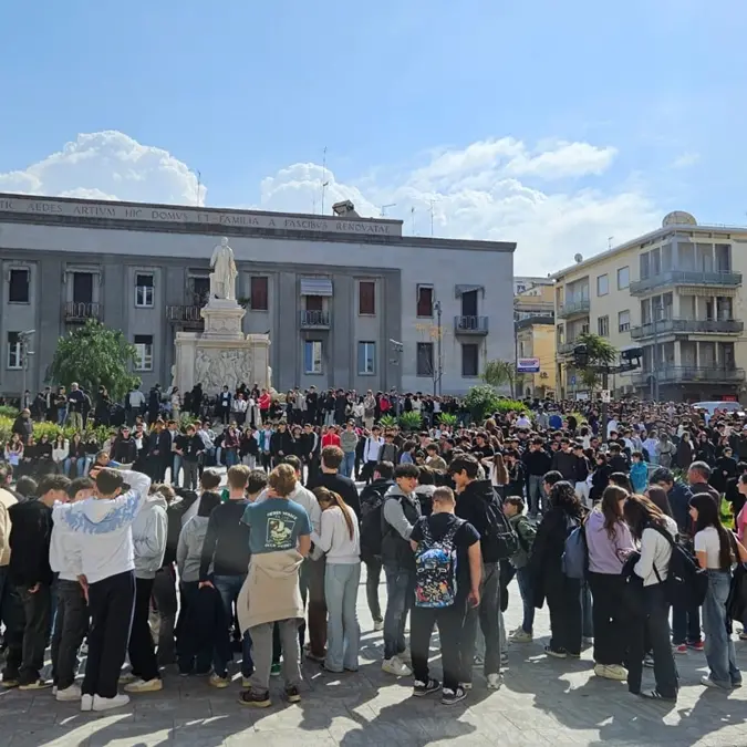 Prove di evacuazione per gli studenti del liceo scientifico Leonardo Da Vinci di Reggio\n