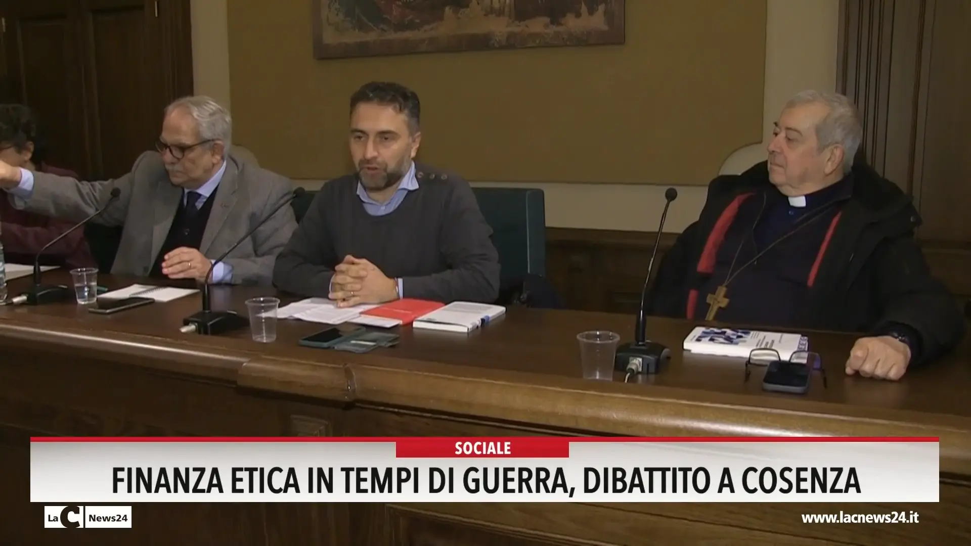 Finanza etica in tempi di guerra, dibattito a Cosenza