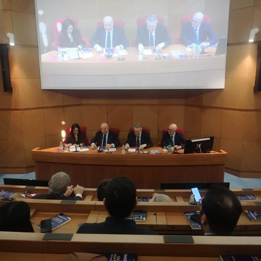 Il sottosegretario Sbarra alla presentazione del libro del vicepresidente nazionale Confapi Francesco Napoli\n