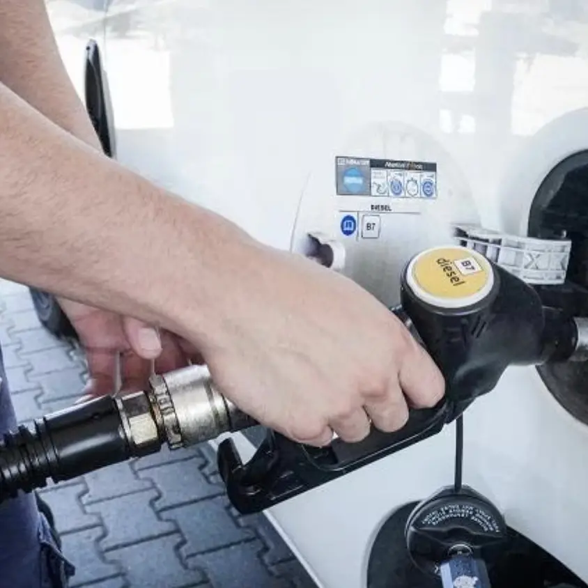 <p>Benzina alle stelle in Calabria, controlli della Guardia di finanza sui distributori</p>