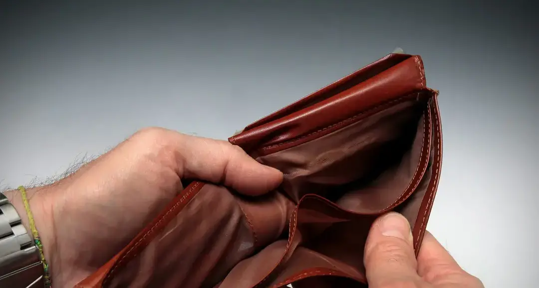 La Calabria dei 1.200 euro al mese e quella dei palazzi: il divario che la politica fatica a colmare\n