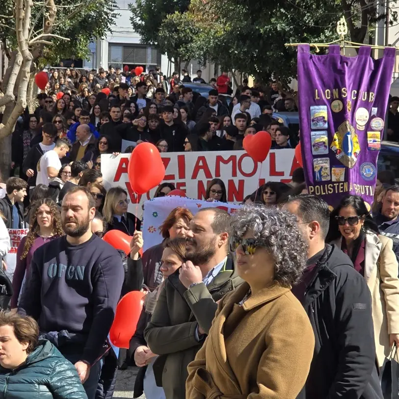 A Polistena il\u00A0Lions\u00A0Club “Brutium”\u00A0in marcia contro le violenze\n