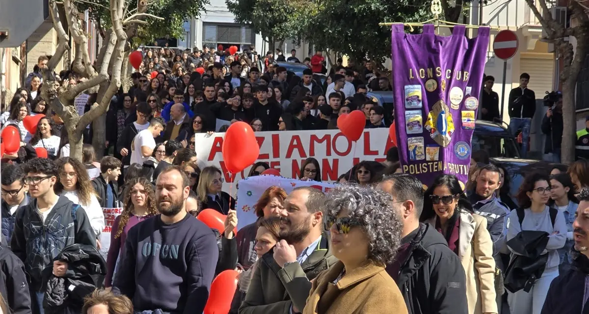 A Polistena il\u00A0Lions\u00A0Club “Brutium”\u00A0in marcia contro le violenze\n