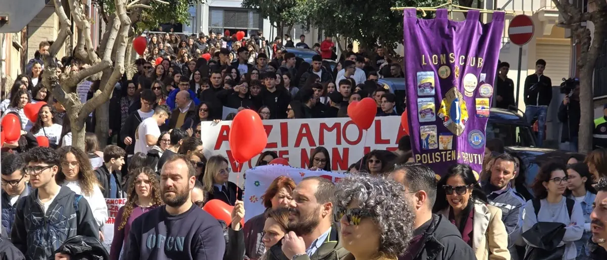A Polistena il\u00A0Lions\u00A0Club “Brutium”\u00A0in marcia contro le violenze\n
