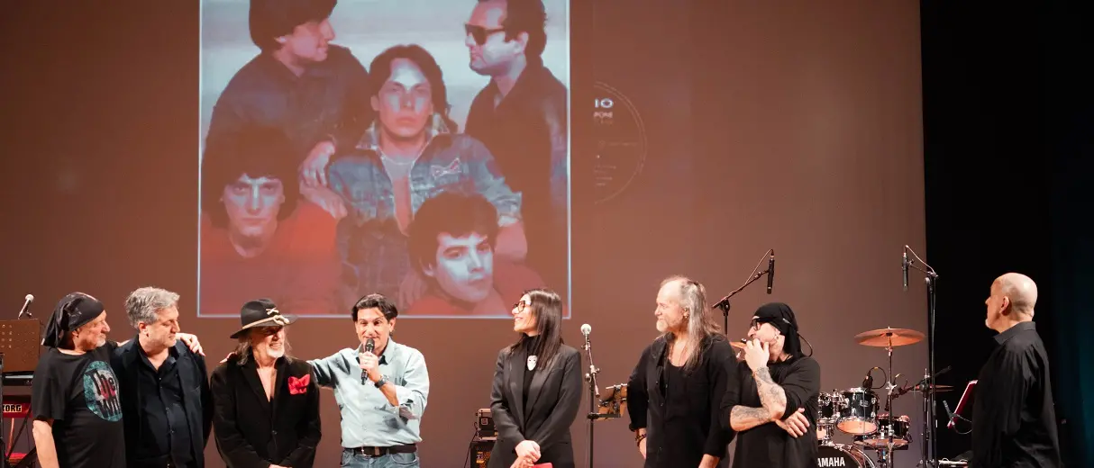 Ricky Portera catapulta il “Grandinetti” di Lamezia negli anni ‘90: grande successo per\u00A0“Chiedi chi erano gli Stadio”\n