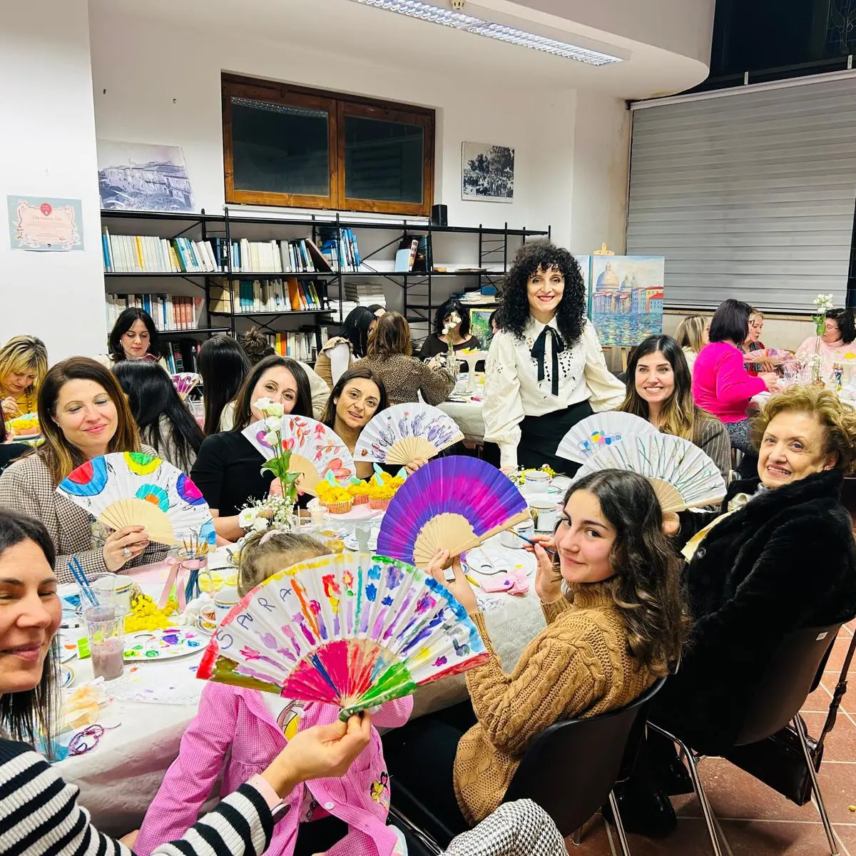 Filadelfia riscopre 18 artiste dimenticate: alla Biblioteca comunale l’evento “Trame di Libertà”\n