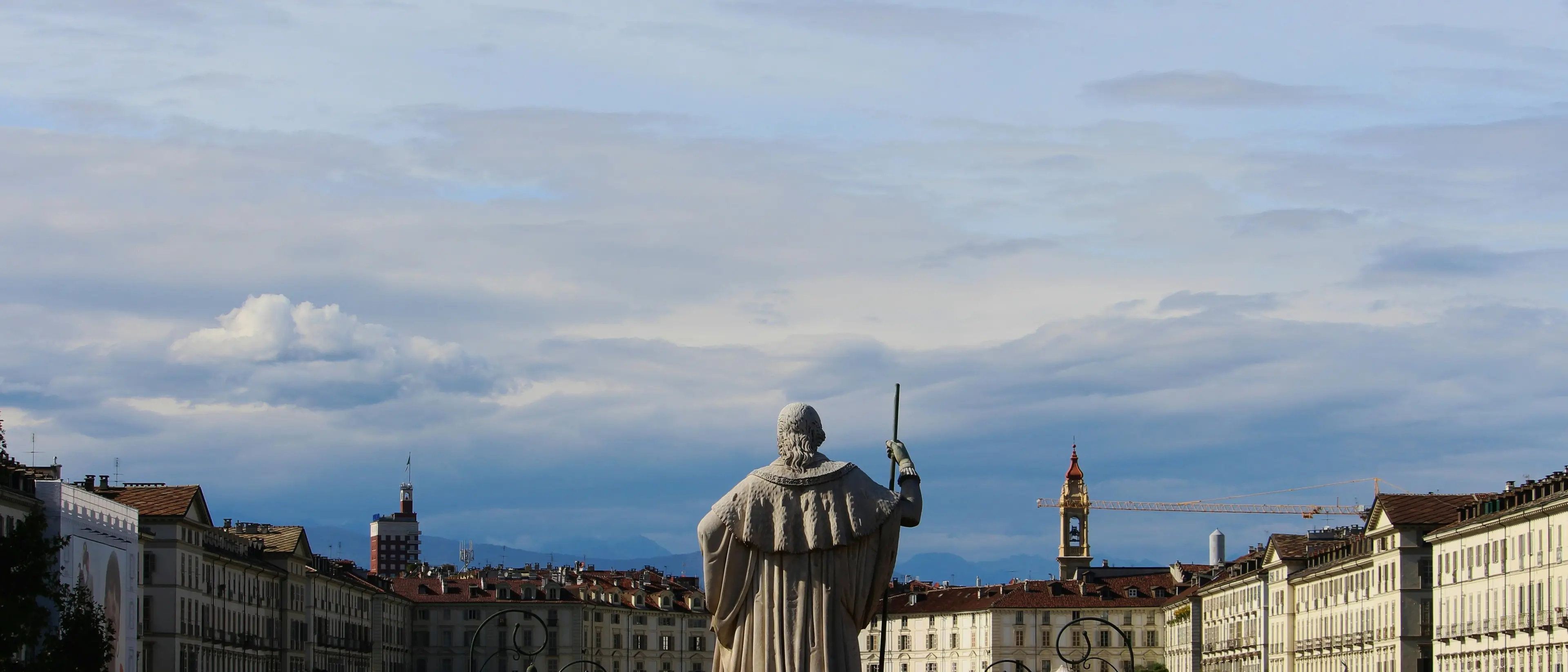 ’Ndrangheta, in Piemonte un esercito di 900 affiliati: «Clan presenti in 24 comuni con 16 locali. Gli indagati sono 450»\n