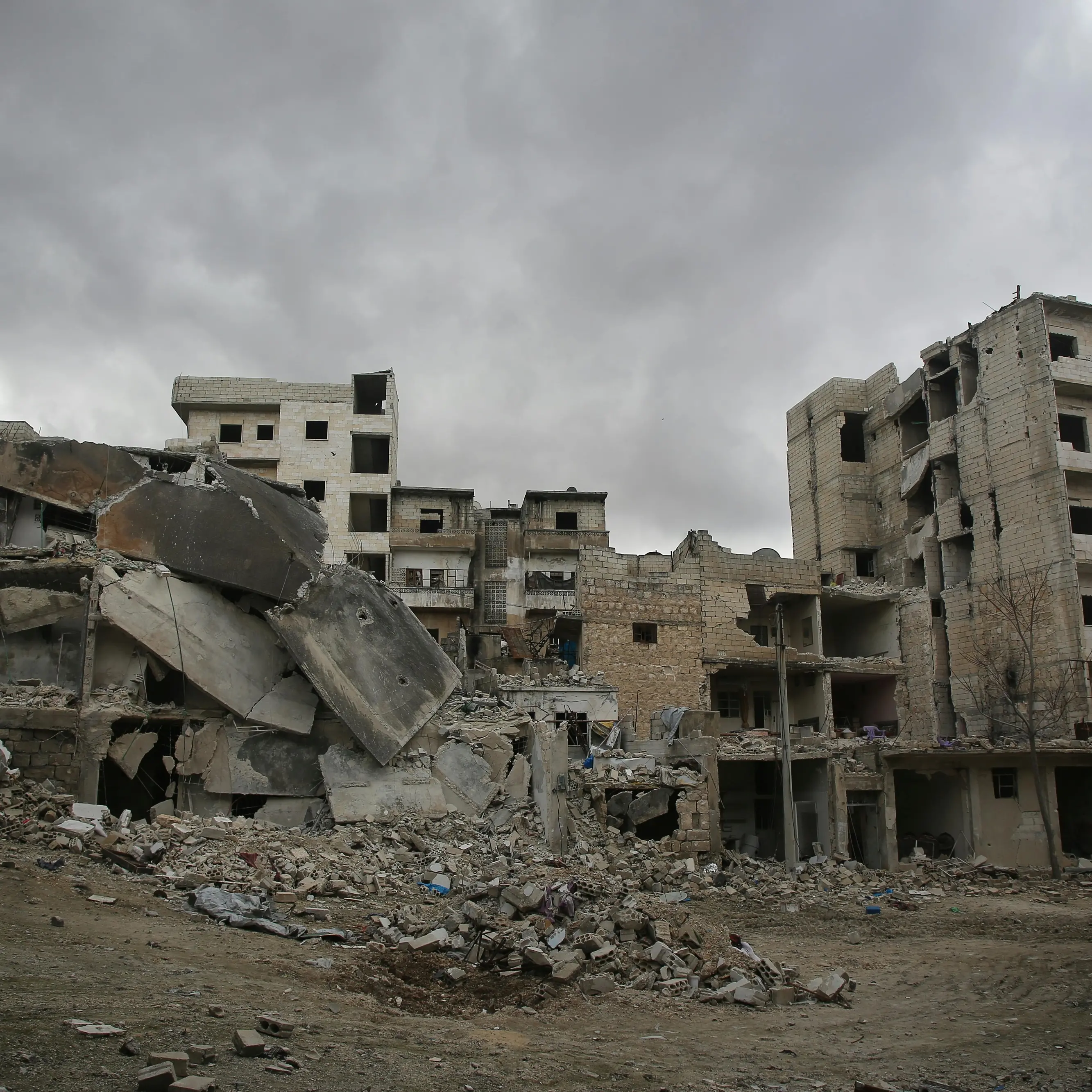 Medio Oriente in guerra: rischio di escalation tra Hezbollah e Siria lungo il confine libanese\n