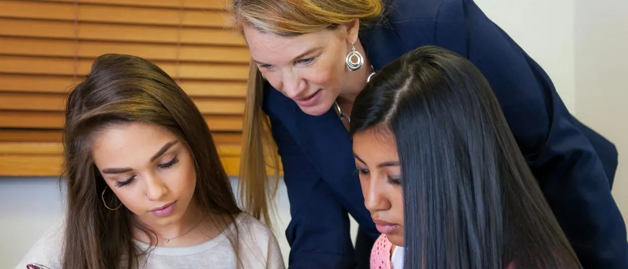 Istituti tecnici senza italiano: la scuola piegata al mercato\n