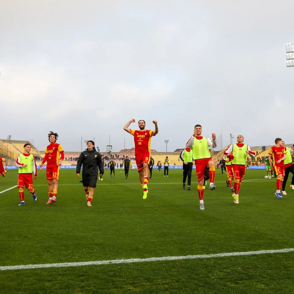 Catanzaro, numeri da primato per i giallorossi:\u00A0sarebbe in vetta alla\u00A0classifica nelle ultime sette giornate\n