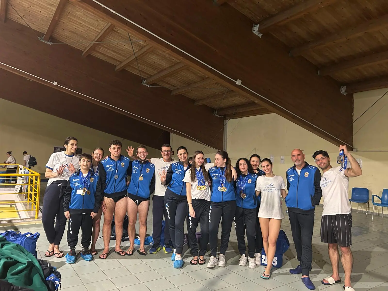 Successo della Nuoto Acsi Pizzo che torna dal circuito regionale Asi di Lamezia con ben 63 medaglie\n