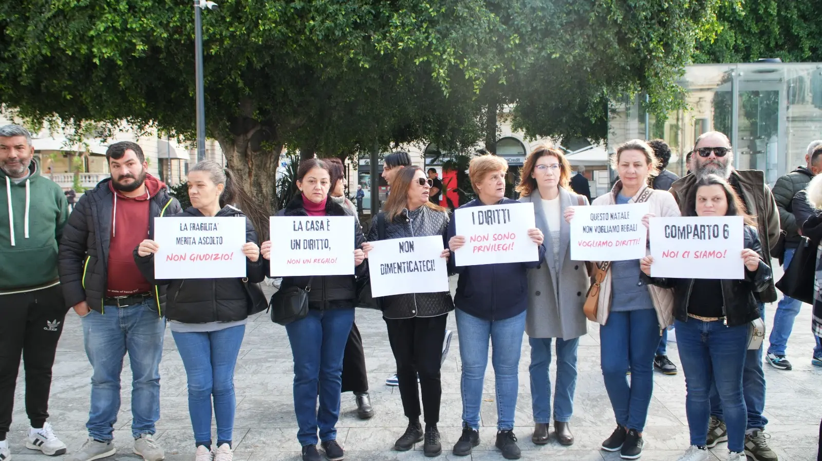 Reggio, le famiglie del\u00A0comparto 6 di Arghillà a Battaglia: «Dateci una casa\u00A0dove i nostri figli possano smettere di avere paura»\n