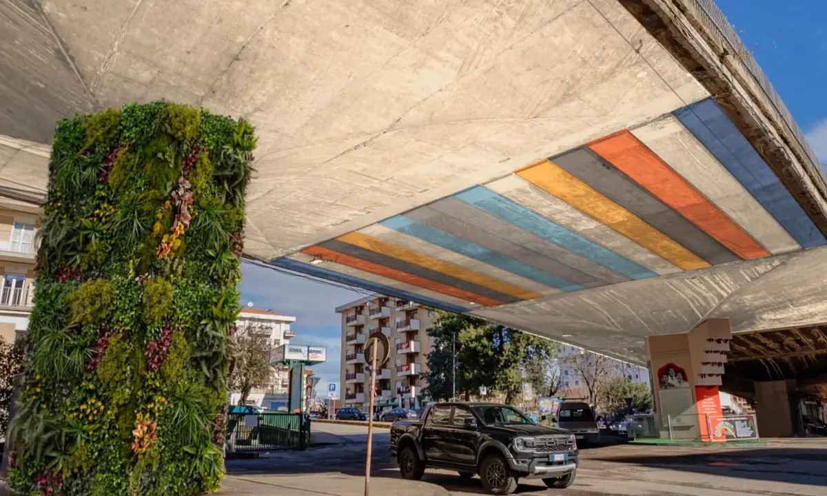 Cosenza, la sopraelevata si colora di arcobaleno: presentato un progetto tutto rainbow | FOTO –\u00A0VIDEO\n