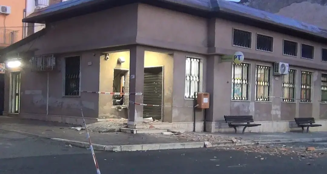 Cassano All’Ionio, ufficio postale distrutto da un’esplosione: parte il percorso per la riapertura\n