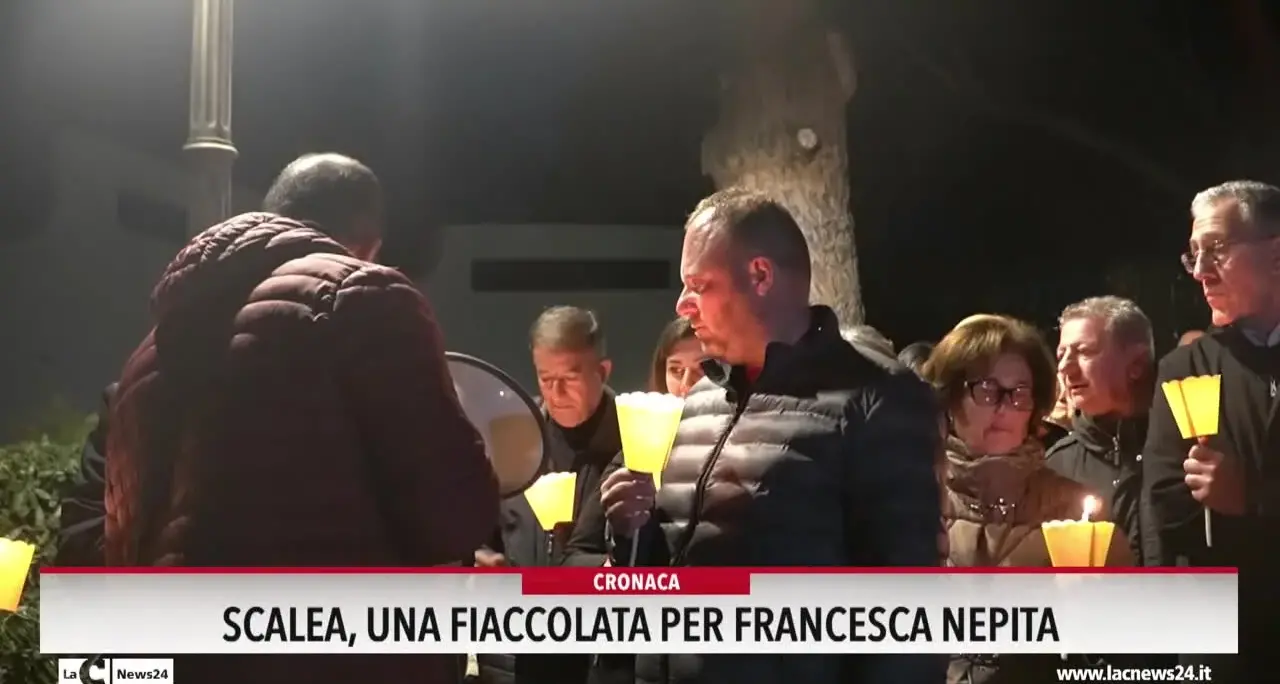 Scalea, una fiaccolata per Francesca Nepita