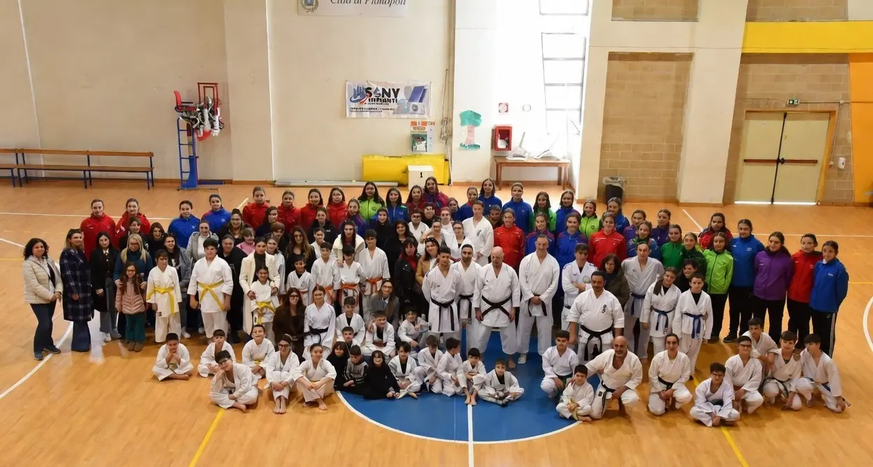 Il Karate si unisce per le donne: successo a Pianopoli per \"La Via della Forza\"