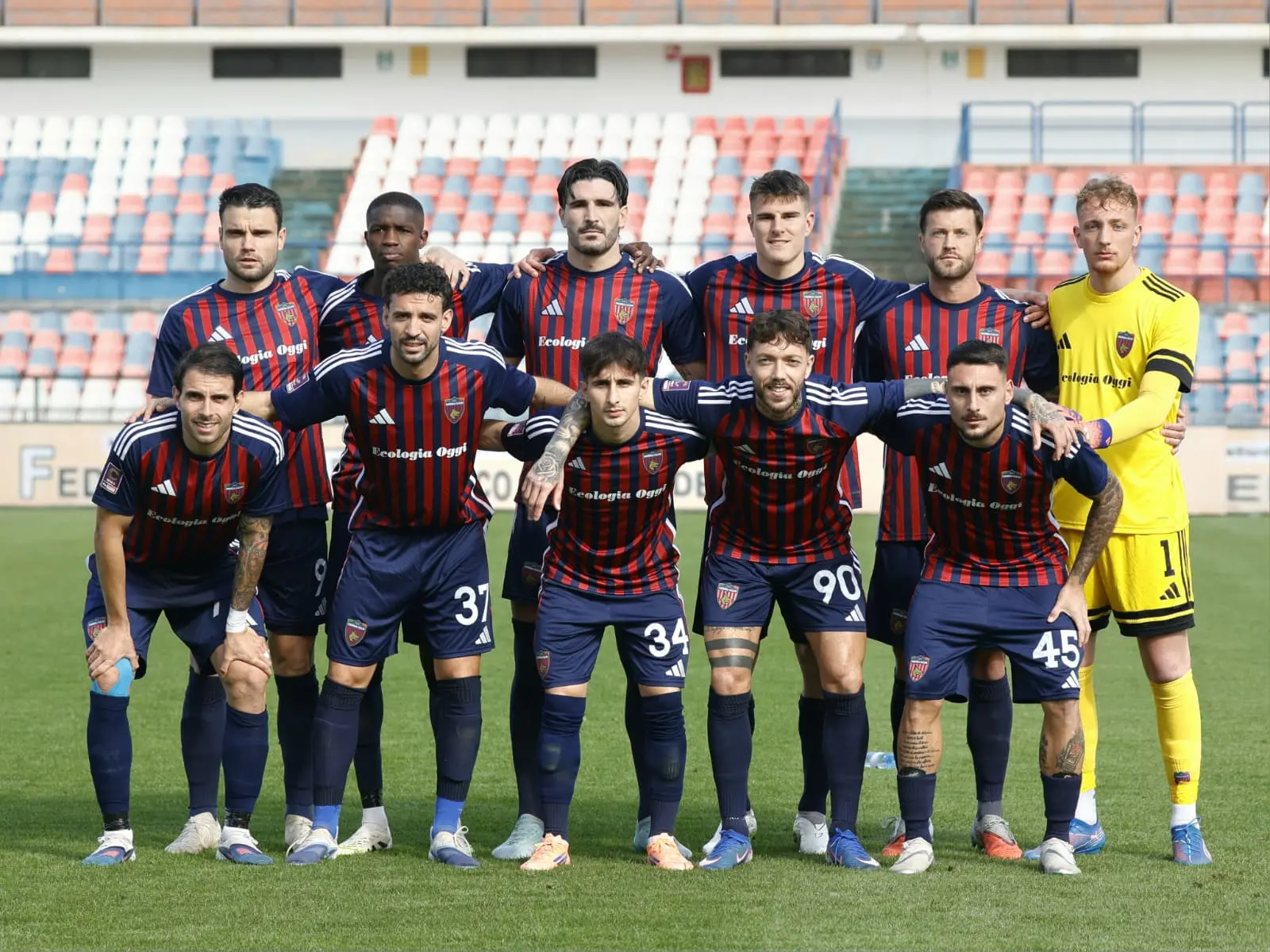 Serie C, ultime cinque giornate da primato per il Cosenza: lupi in vetta insieme al Benevento\n