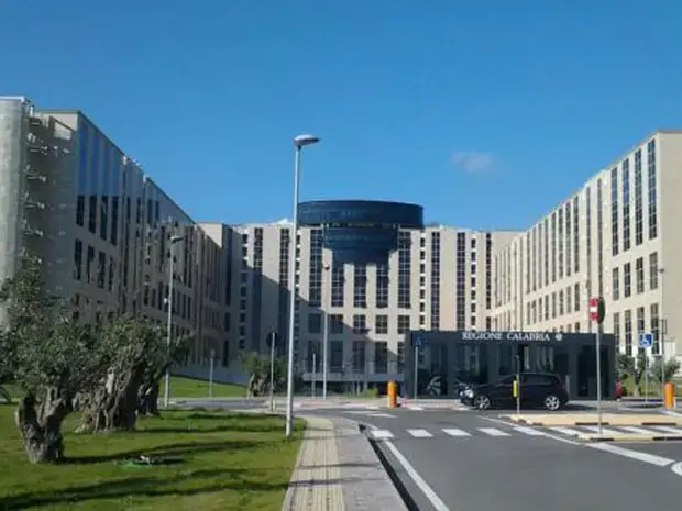 Giunta regionale Calabria, arrivano i due sottosegretari da 14mila euro al mese: ecco quanto ci costeranno