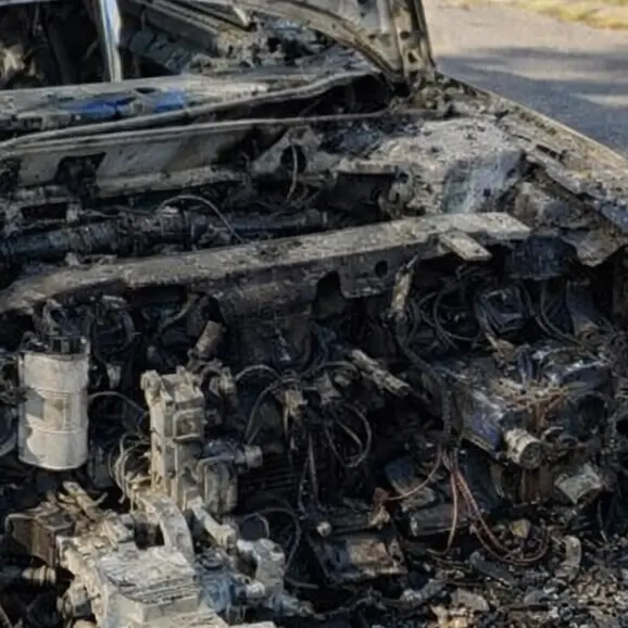 Pietrapaola, incendio distrugge due auto nella notte: non si esclude la matrice dolosa