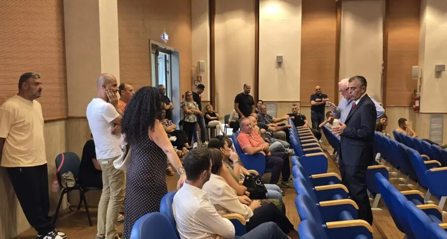 La Provincia di Vibo assume i Tirocinanti d’inclusione sociale: 35 lavoratori tra uscieri, addetti alle pulizie e manovali\n